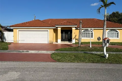 1821 SW 93rd Pl, Miami FL 33165