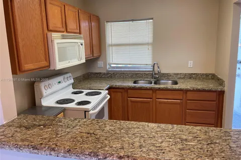 8325 Sunrise Lakes Blvd # 305, Sunrise FL 33322
