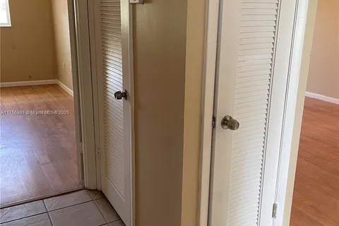 8325 Sunrise Lakes Blvd # 305, Sunrise FL 33322
