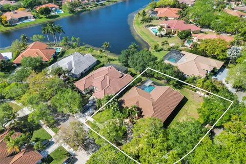 1034 Poplar Circle, Weston FL 33326