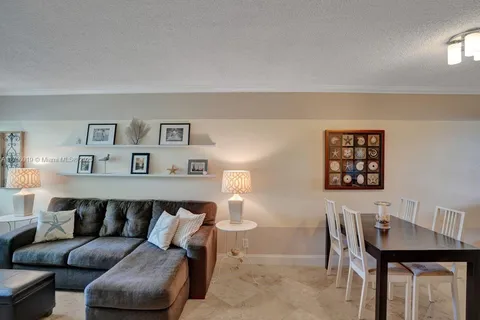 1900 NE 8th Ct # 306, Fort Lauderdale FL 33304