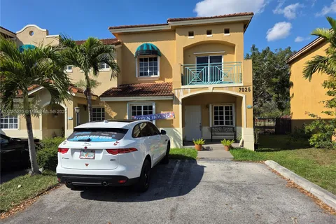 7025 NW 173rd Dr # 2208, Hialeah FL 33015