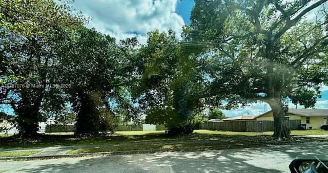 18095 SW 104 ave, Miami FL 33157