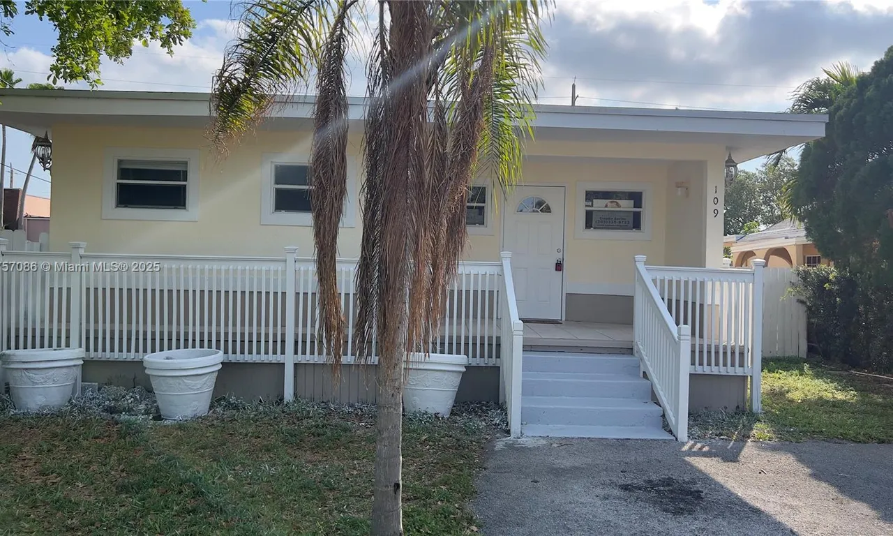 109 SW 1st Ave, Hallandale Beach FL 33009