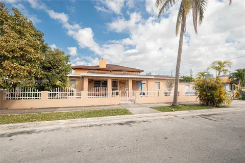 2025 NW 8th Ter, Miami FL 33125