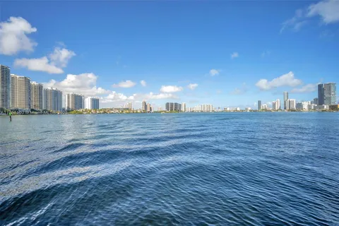 301 174th St. # 919, Sunny Isles Beach FL 33160