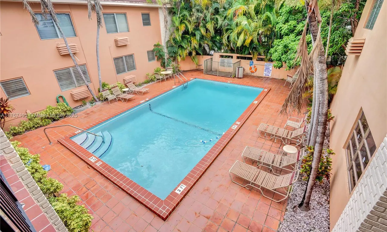 218 Santillane Ave # 8, Coral Gables FL 33134
