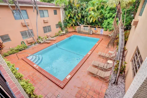 218 Santillane Ave # 8, Coral Gables FL 33134