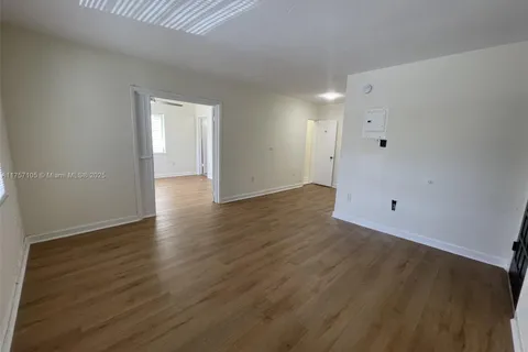 218 Santillane Ave # 8, Coral Gables FL 33134