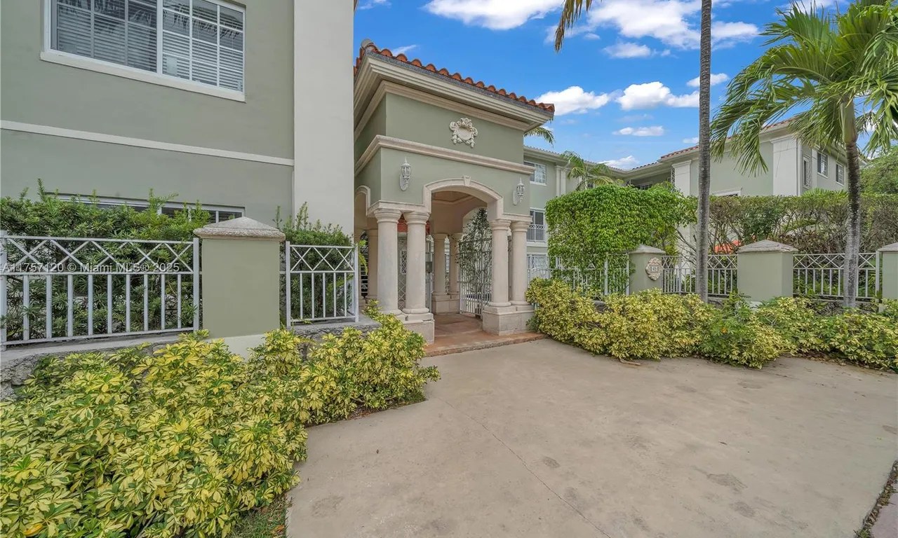 45 Antilla Ave # 3C, Coral Gables FL 33134