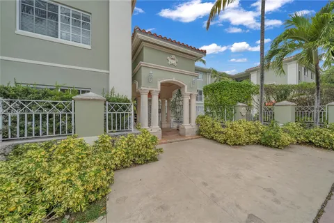 45 Antilla Ave # 3C, Coral Gables FL 33134