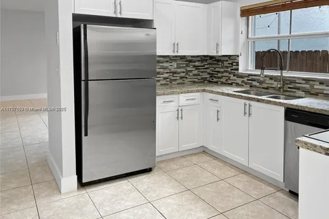 3270 N 37th Terr, Hollywood FL 33021