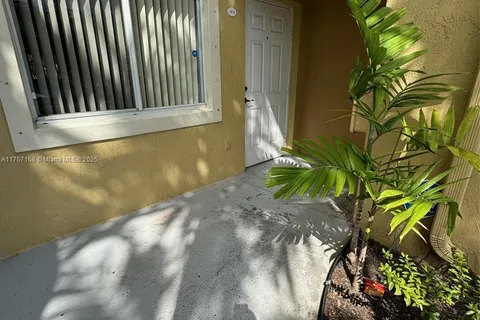 7921 NW 6th St # 103, Pembroke Pines FL 33024
