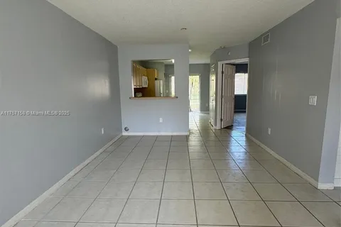 7921 NW 6th St # 103, Pembroke Pines FL 33024