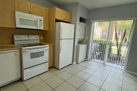 7921 NW 6th St # 103, Pembroke Pines FL 33024