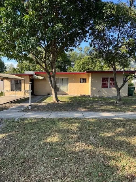 315 NW 127th St, North Miami FL 33168