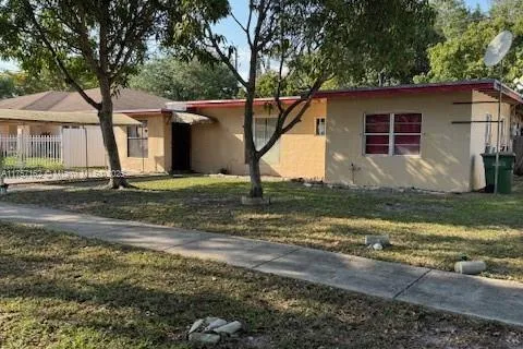 315 NW 127th St, North Miami FL 33168