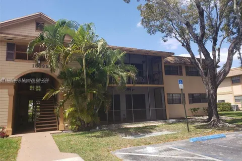 18995 NW 62nd Ave # 108, Hialeah FL 33015