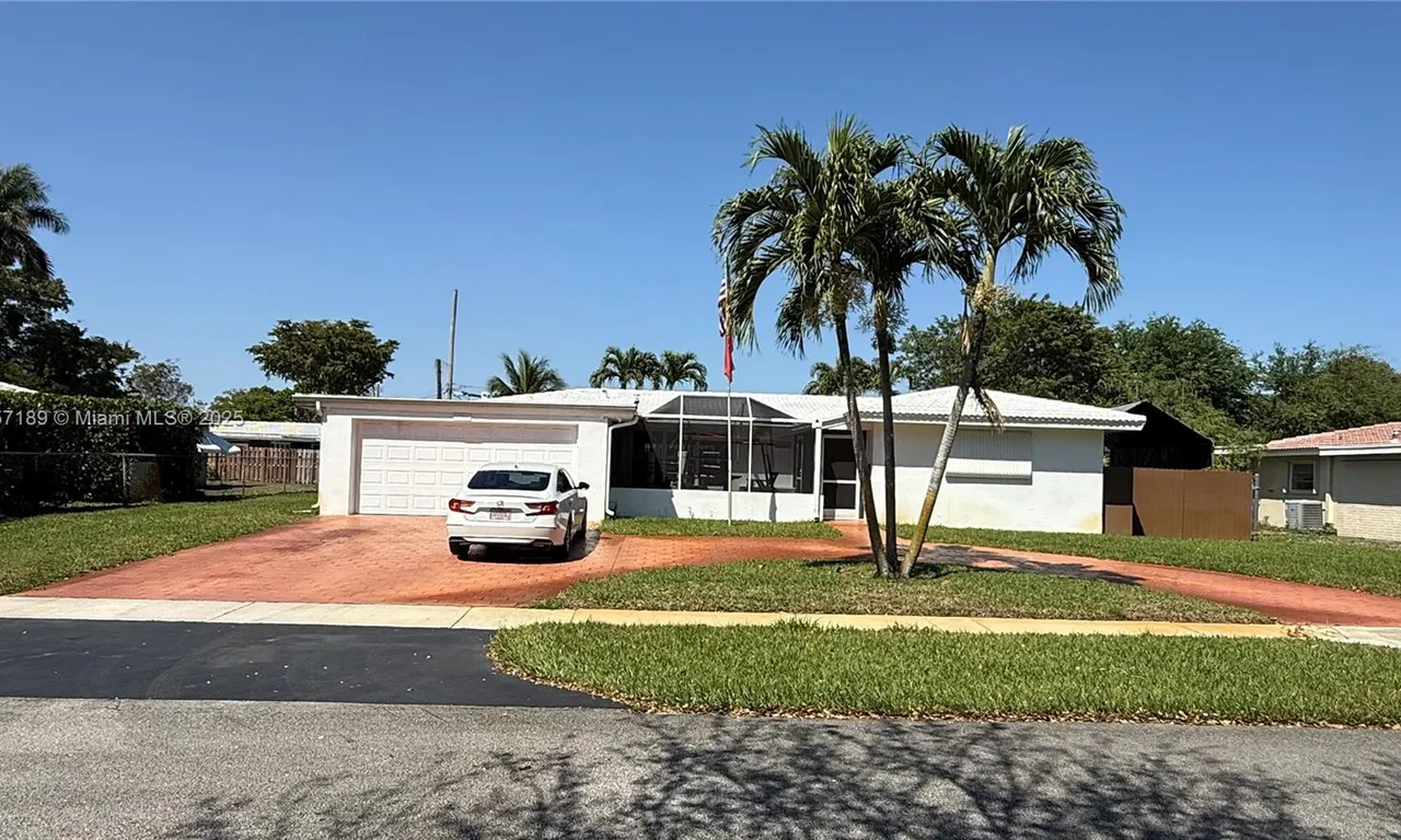 5369 Balsam Ter, Plantation FL 33317