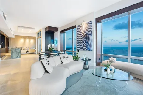 1425 Brickell Ave, Miami FL 33131