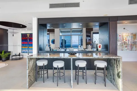 1425 Brickell Ave, Miami FL 33131