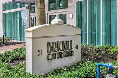 41 SE 5th St # 2215, Miami FL 33131