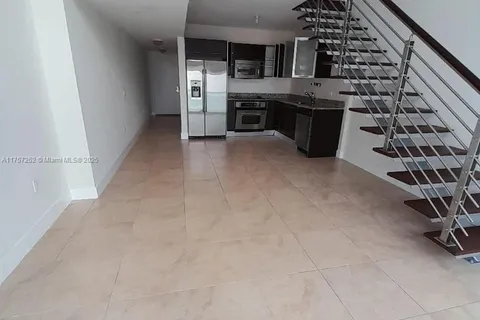 41 SE 5th St # 2215, Miami FL 33131