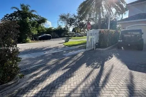 2361 SE 5th St # 2361, Pompano Beach FL 33062