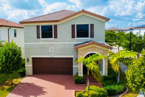 10532 W 35th Ln, Hialeah FL 33018