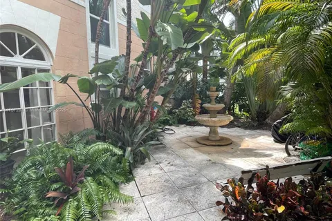 747 Michigan Ave # 205, Miami Beach FL 33139