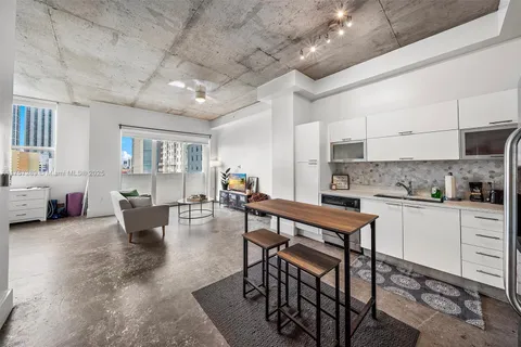 133 NE 2nd Ave # 909, Miami FL 33132