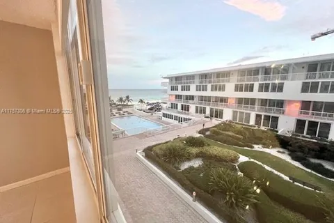 5401 Collins Ave # 312, Miami Beach FL 33140