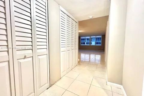 5401 Collins Ave # 312, Miami Beach FL 33140