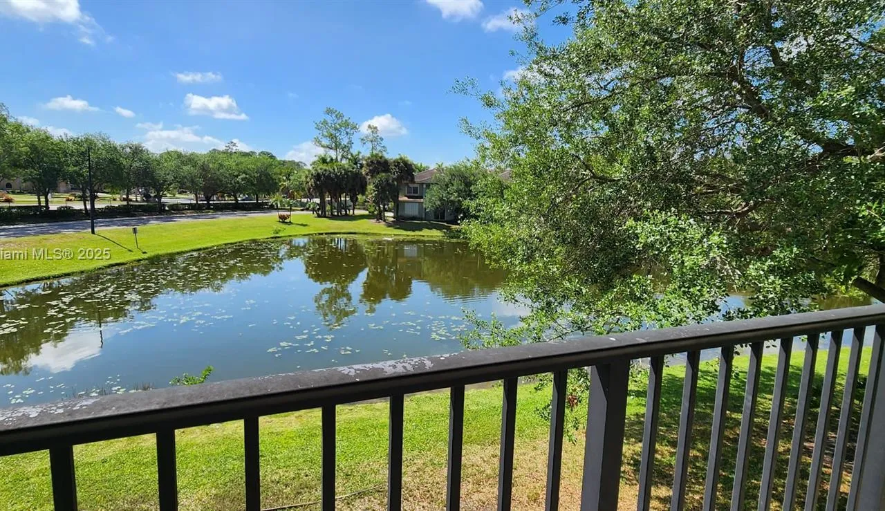 280 Crestwood Cir, Royal Palm Beach FL 33411