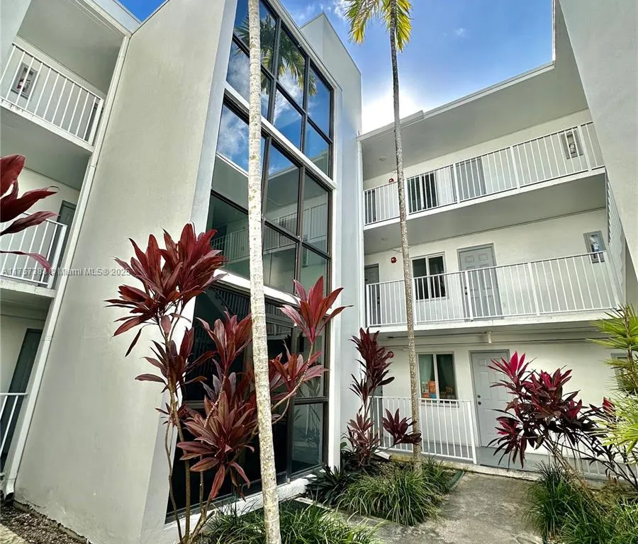 9971 W Bay Harbor Dr # 207, Bay Harbor Islands FL 33154