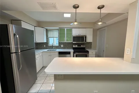 9971 W Bay Harbor Dr # 207, Bay Harbor Islands FL 33154