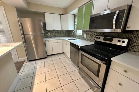 9971 W Bay Harbor Dr # 207, Bay Harbor Islands FL 33154