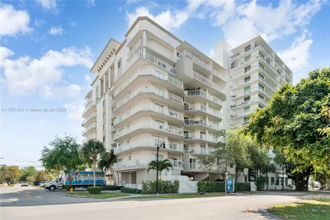 280 SW 20th Rd # 401, Miami FL 33129