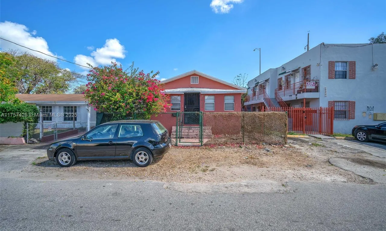 2025 NW 6th Pl, Miami FL 33127