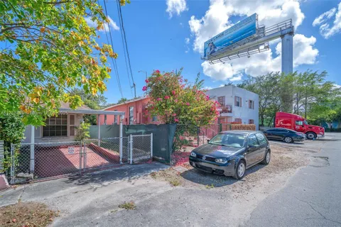 2025 NW 6th Pl, Miami FL 33127