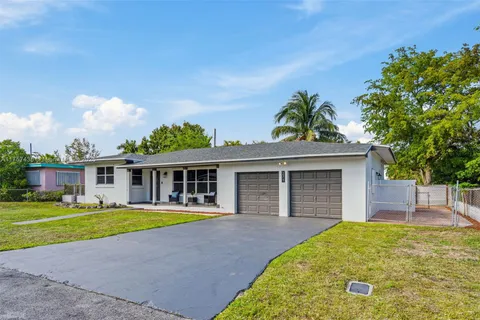 271 NW 140th St, Miami FL 33168