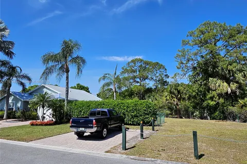 8904 SW Fishermans Wharf Drive, Stuart FL 34997