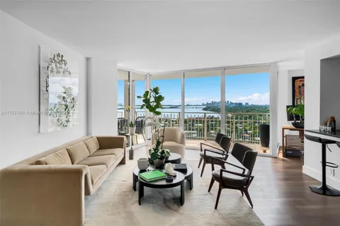 1000 Quayside Ter # 1812, Miami FL 33138