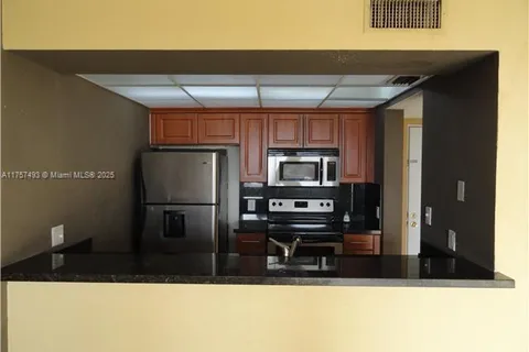 8100 Geneva Ct # 546, Doral FL 33166