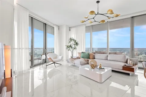 18975 Collins Ave # 4905, Sunny Isles Beach FL 33160