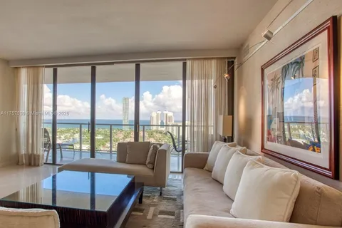 19500 Turnberry Way # 20F, Aventura FL 33180
