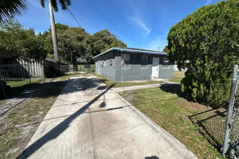 537 NW 8th Ave, Fort Lauderdale FL 33311