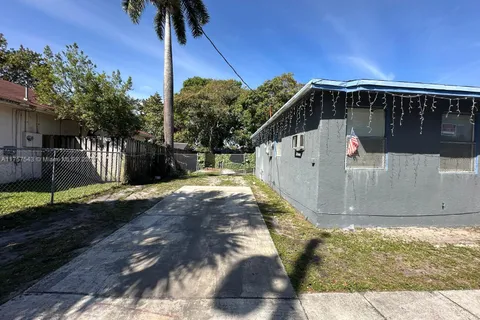 537 NW 8th Ave, Fort Lauderdale FL 33311