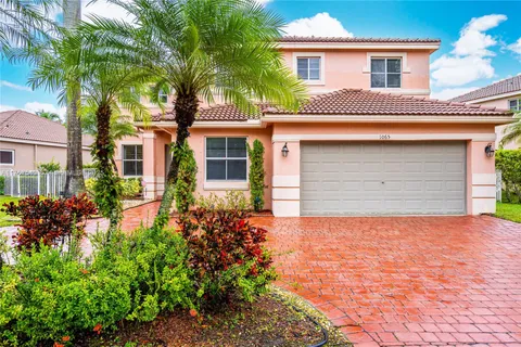 1065 Nandina Dr, Weston FL 33327