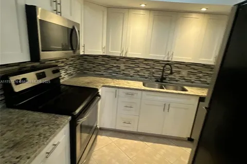 2451 SW 82nd Ave # 206, Davie FL 33324